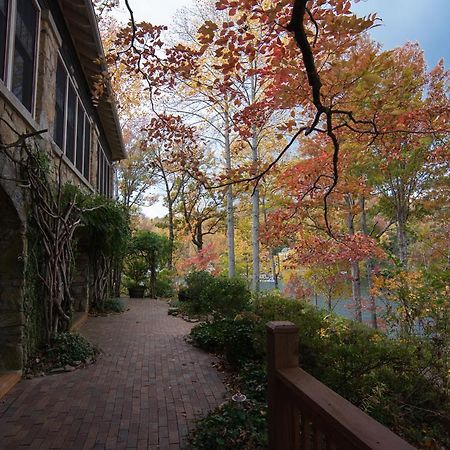 Lodge On Lake Lure Esterno foto